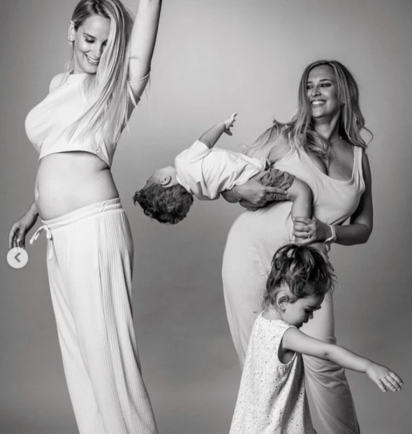 Κλέλια και Άννυ Πανταζή | Οι δύο αδερφές ανακοίνωσαν μαζί την εγκυμοσύνη τους