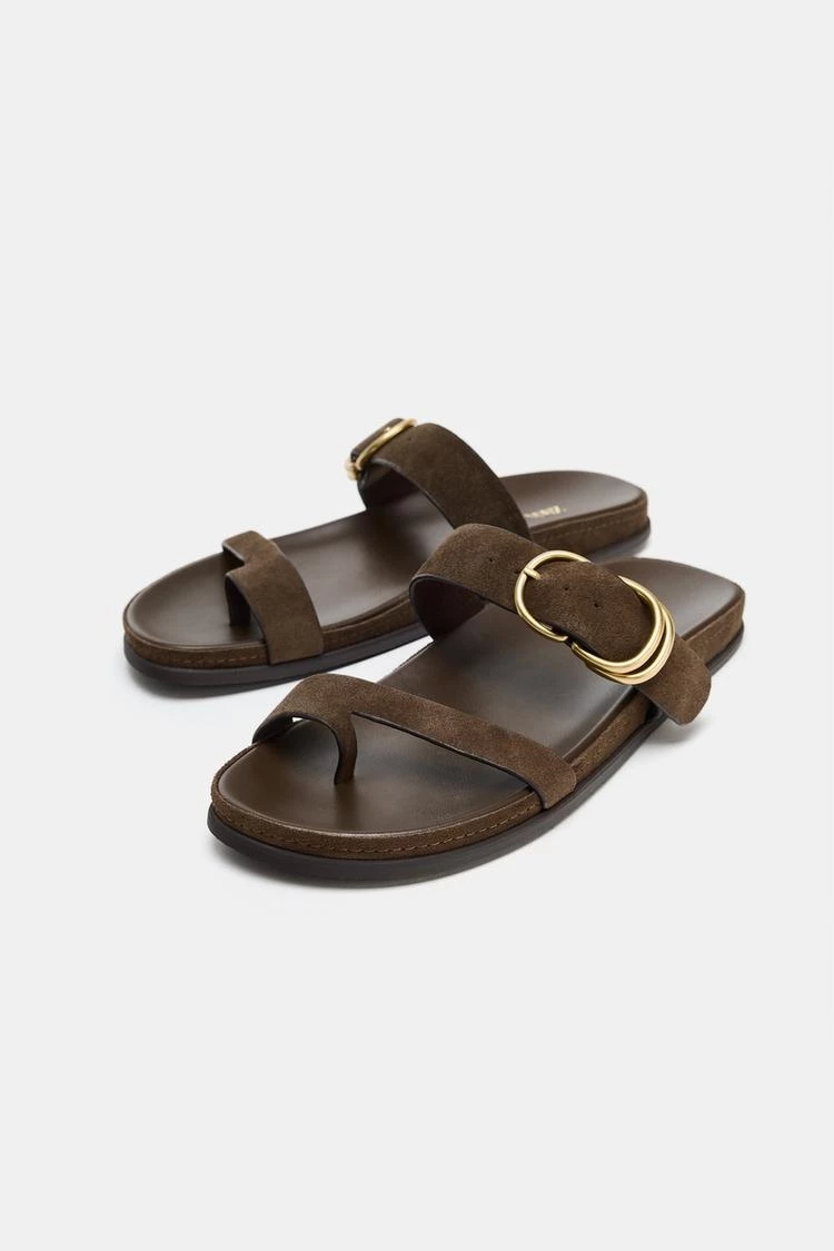 Τα flat σανδάλια από τη Zara που ταιριάζουν με τα πάντα είναι σε έκπτωση | Κοστίζουν κάτω από 25 ευρώ
