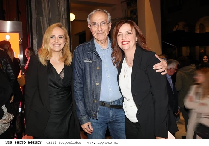 Μαριλίτα Λαμπροπούλου & Δημήτρης Λάλος | Οι δύο πρώην σύζυγοί τους ποζάρουν μαζί στο Παλλάς