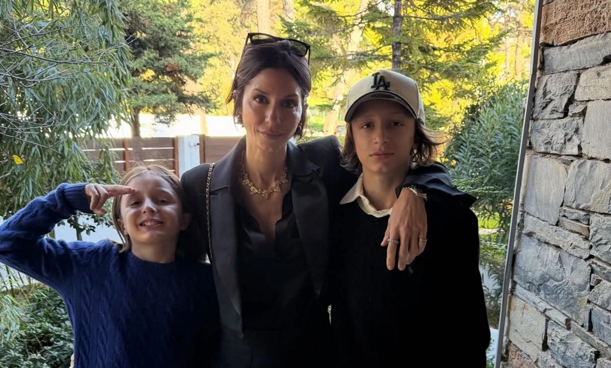 Σοφία Καρβέλα | 