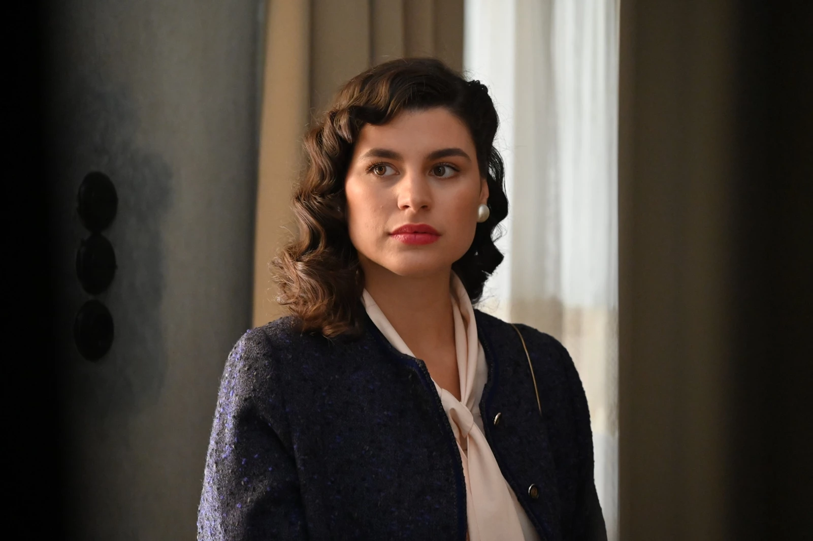 "Άγιος Έρωτας" | Ο κίνδυνος "χτυπά την πόρτα" στον πατέρα Νικόλαο