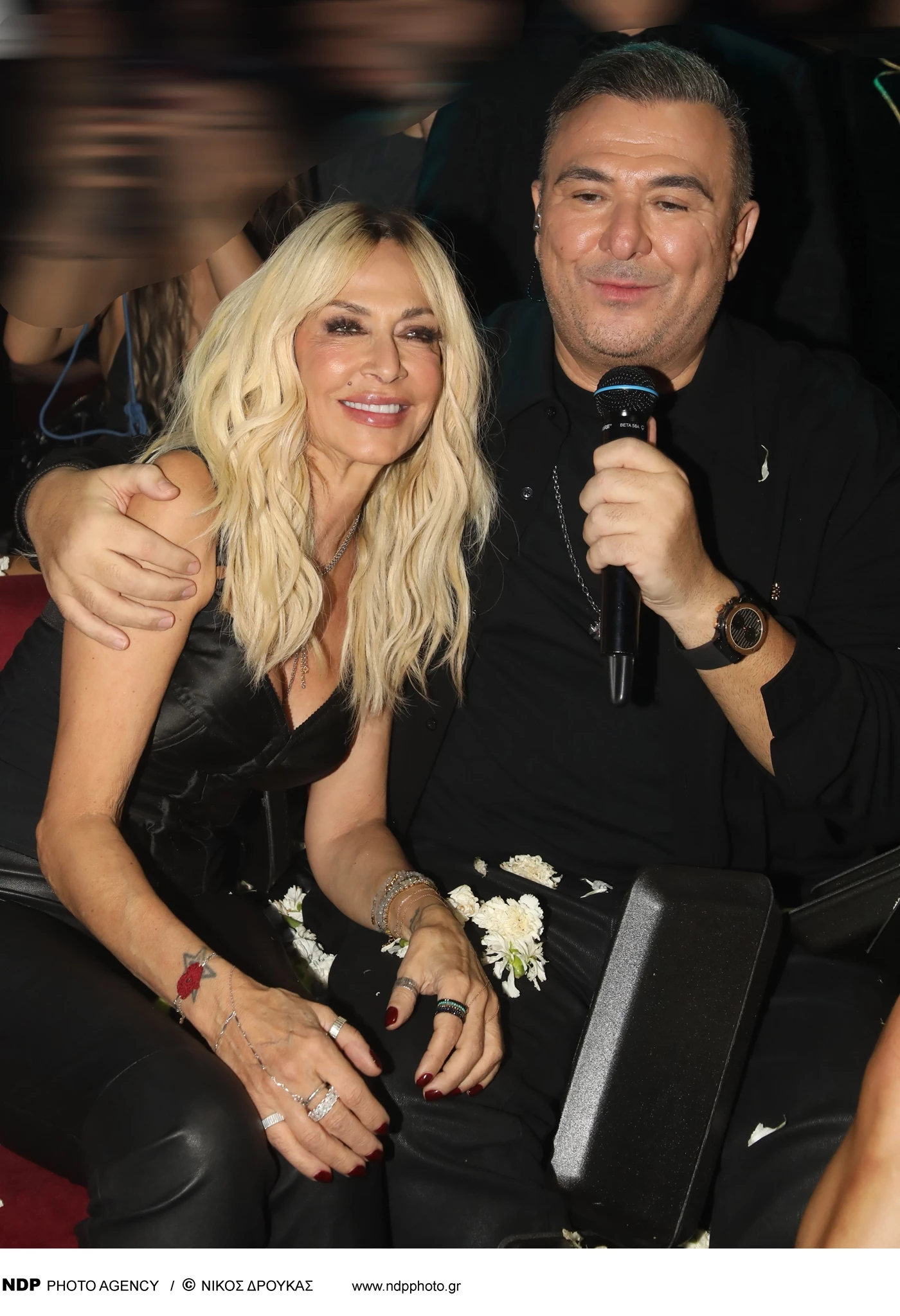 Η Άννα Βίσση με τον Αντώνη Ρέμο σε νυχτερινό κέντρο