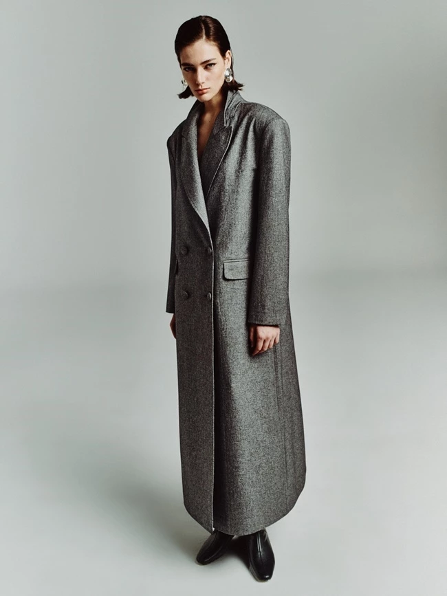 Το νέο brand της Lia Manjorou επαναπροσδιορίζει το σύγχρονο στιλ με έμπνευση από τα 90s