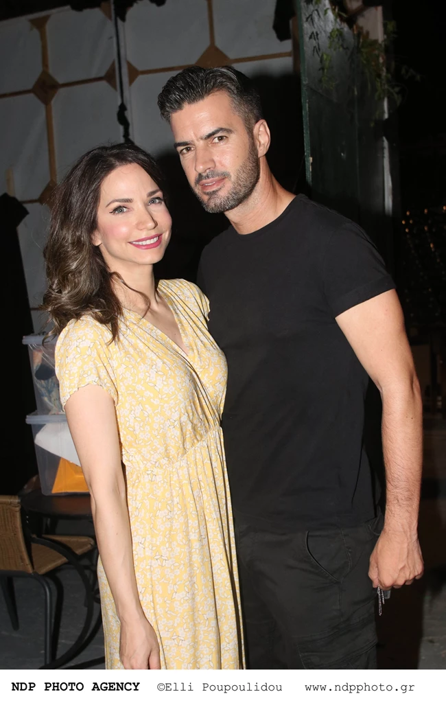 Η Κατερίνα Γερονικολού στην πιο ρομαντική της εμφάνιση ever | Η σπάνια βραδινή έξοδος με τον Γιάννη Τσιμιτσέλη