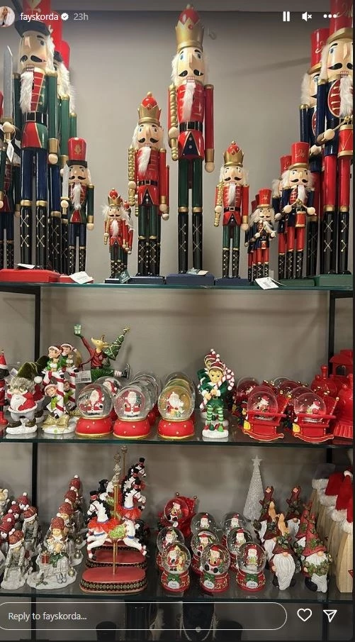 Η Φαίη Σκορδά ανυπομονεί για τα Χριστούγεννα | Για αγορές σε κατάστημα με εποχιακά είδη