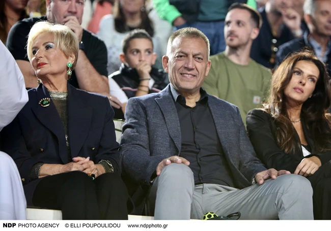 Ιωάννα Μαροσούλη | Στο Καλλιμάρμαρο με κομψό μαύρο κοστούμι η σύζυγος του Δημήτρη Γιαννακόπουλου