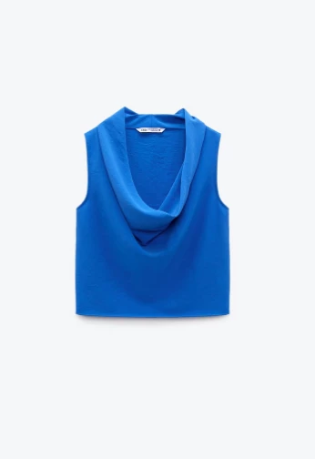 Ελένη Μενεγάκη | Το ντραπέ τοπ της από τη Zara έχει το πιο φωτεινό (και trendy) χρώμα