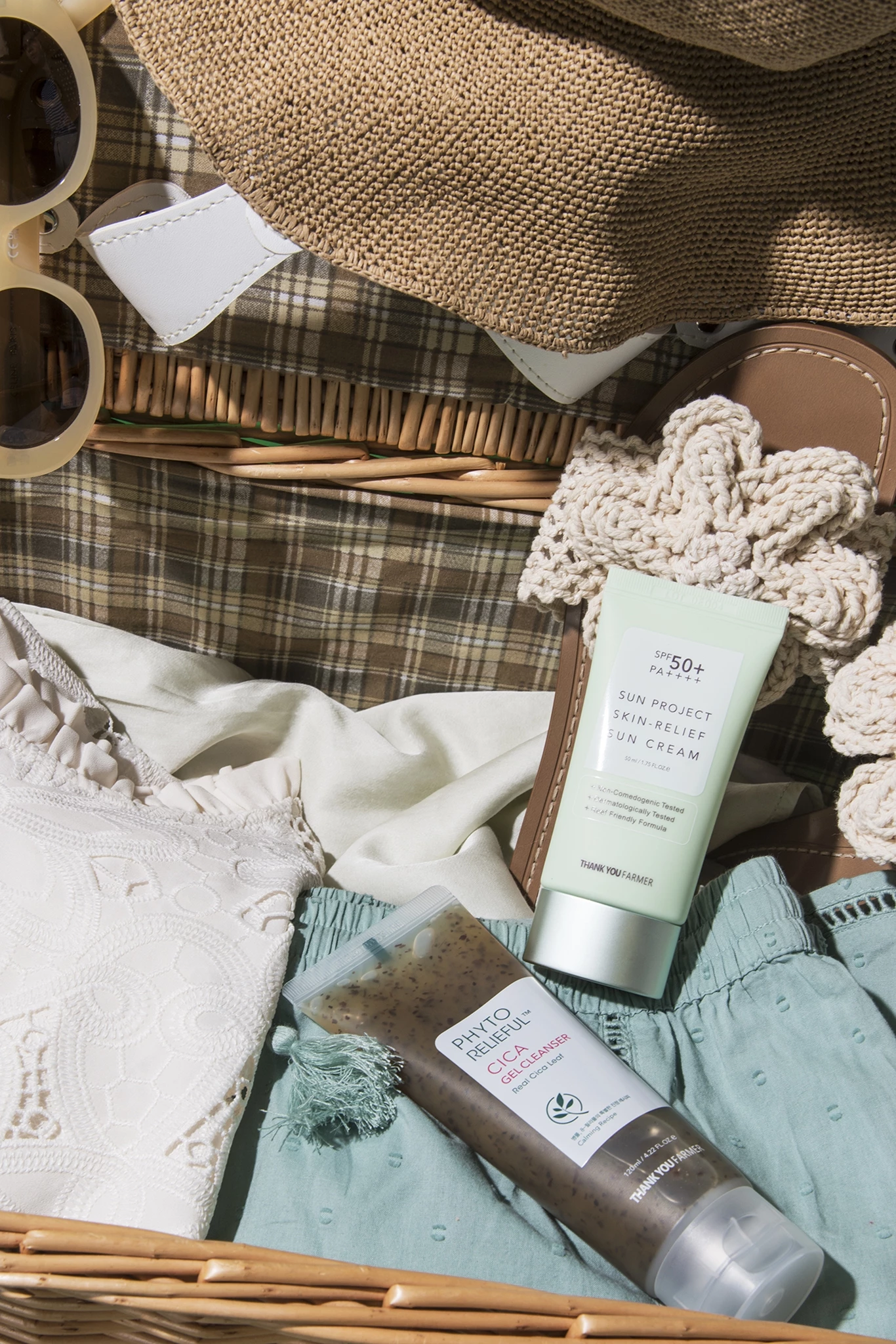 Τι να βάλεις στη βαλίτσα των διακοπών σου αν έχεις ευαίσθητη επιδερμίδα