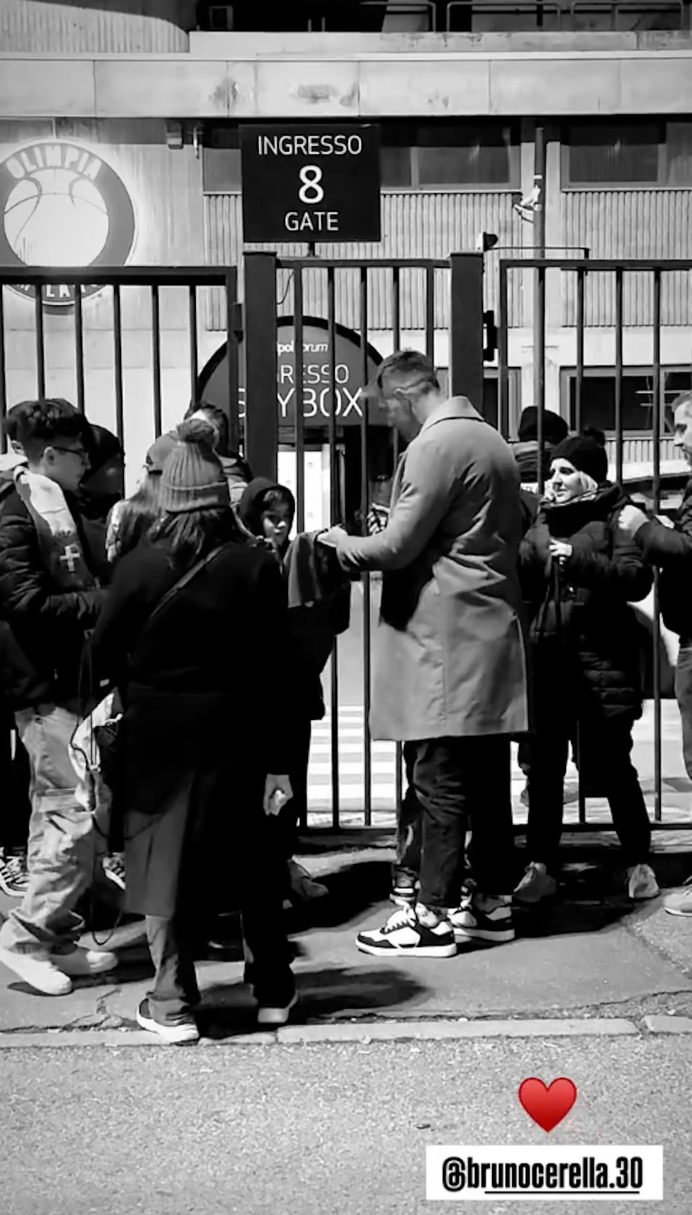 Τι κάνει μόνη της η Αθηνά Οικονομάκου; Η ανάρτηση στο Instagram και το μήνυμα στον Μπρούνο Τσερέλα - εικόνα 2