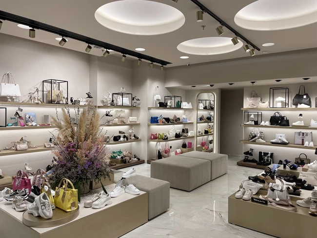 Tsakiris Mallas | Τα νέα ανανεωμένα καταστήματα του brand δίνουν νέο αέρα στη shopping εμπειρία