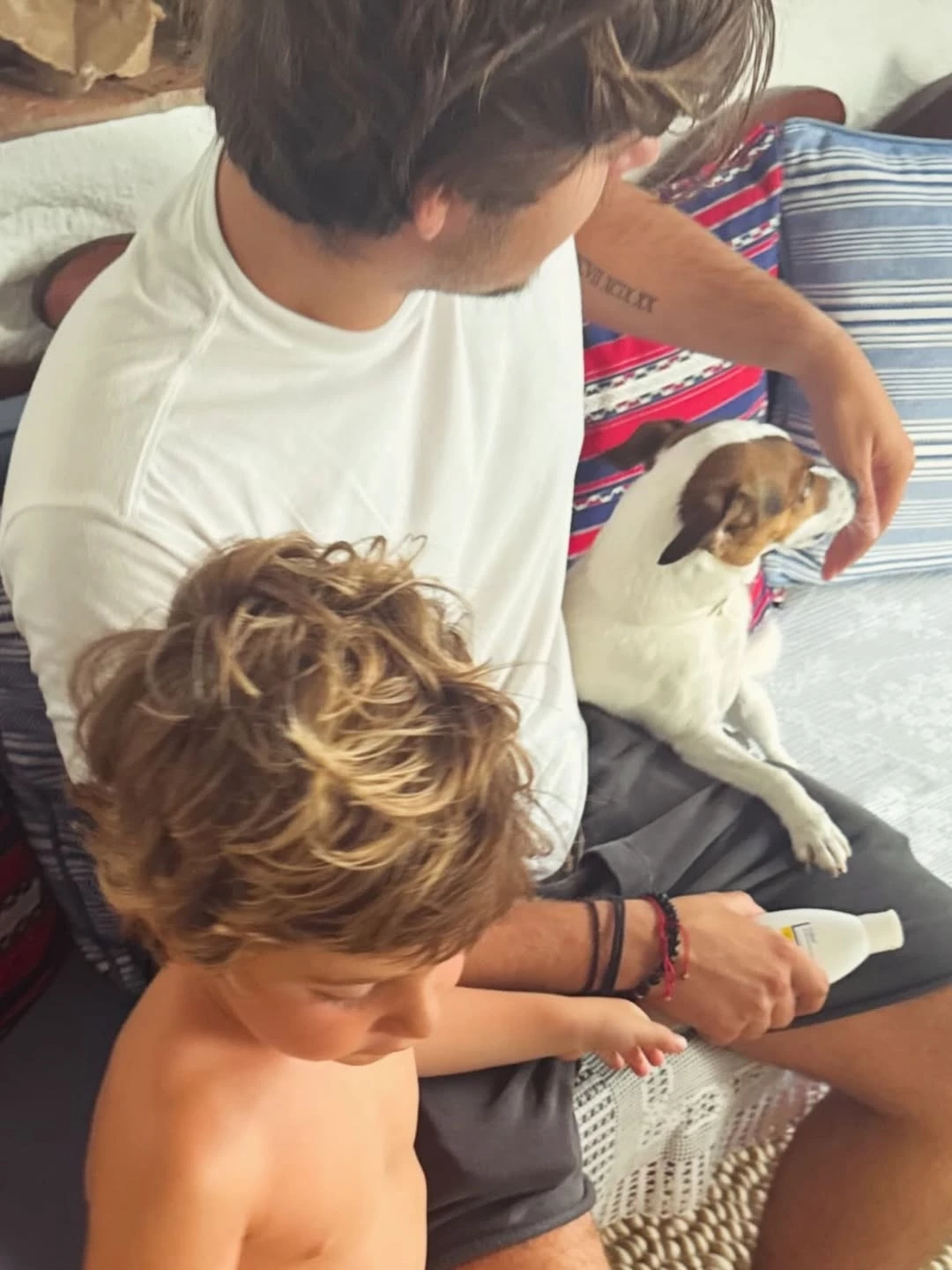 Η Τζένη Μπαλατσινού στις ωραιότερες στιγμές του 2025 | Το τρυφερό φιλί στην κάμερα με τον Βασίλη Κικίλια