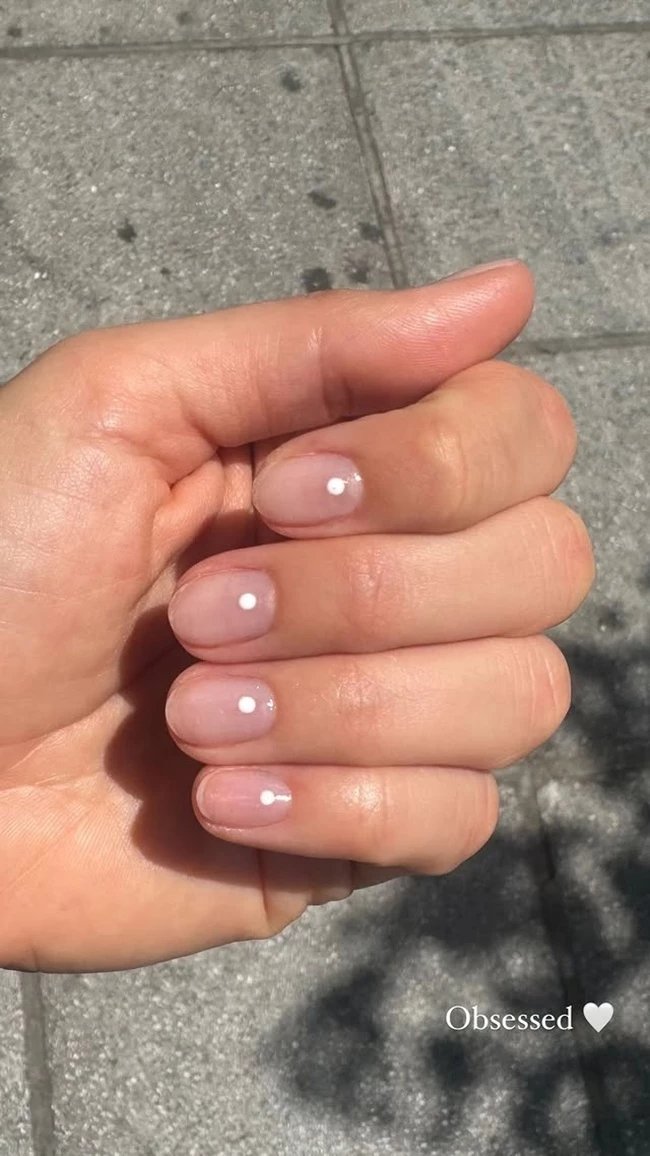 Κλέλια Ανδριολάτου | Το μίνιμαλ μανικιούρ της είναι ό,τι πιο κομψό είδαμε σήμερα