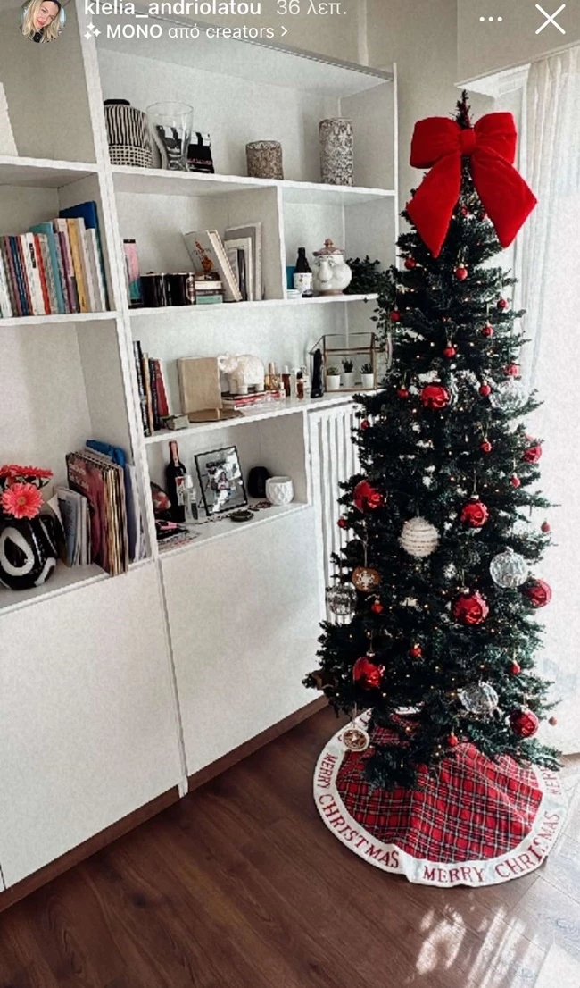 Η Κλέλια Ανδριολάτου στόλισε και στην κορυφή έχει το πιο "girly" στολίδι