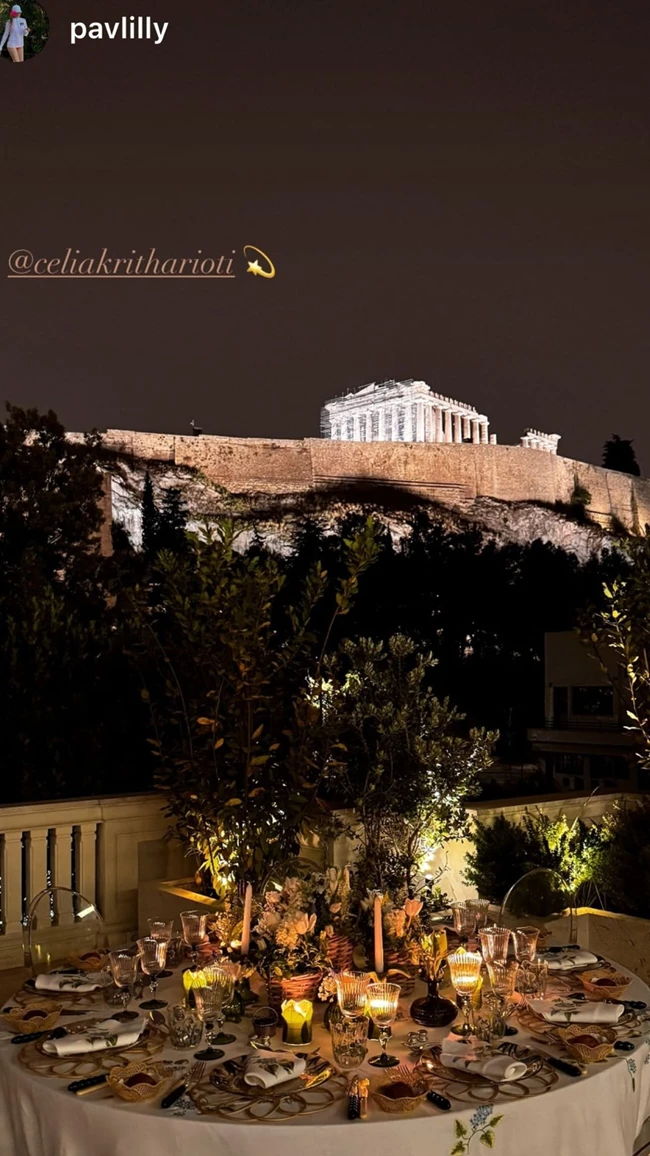 Με θέα την Ακρόπολη | Το δείπνο της Σήλιας Κριθαριώτη στο μαγευτικό μπαλκόνι του σπιτιού της