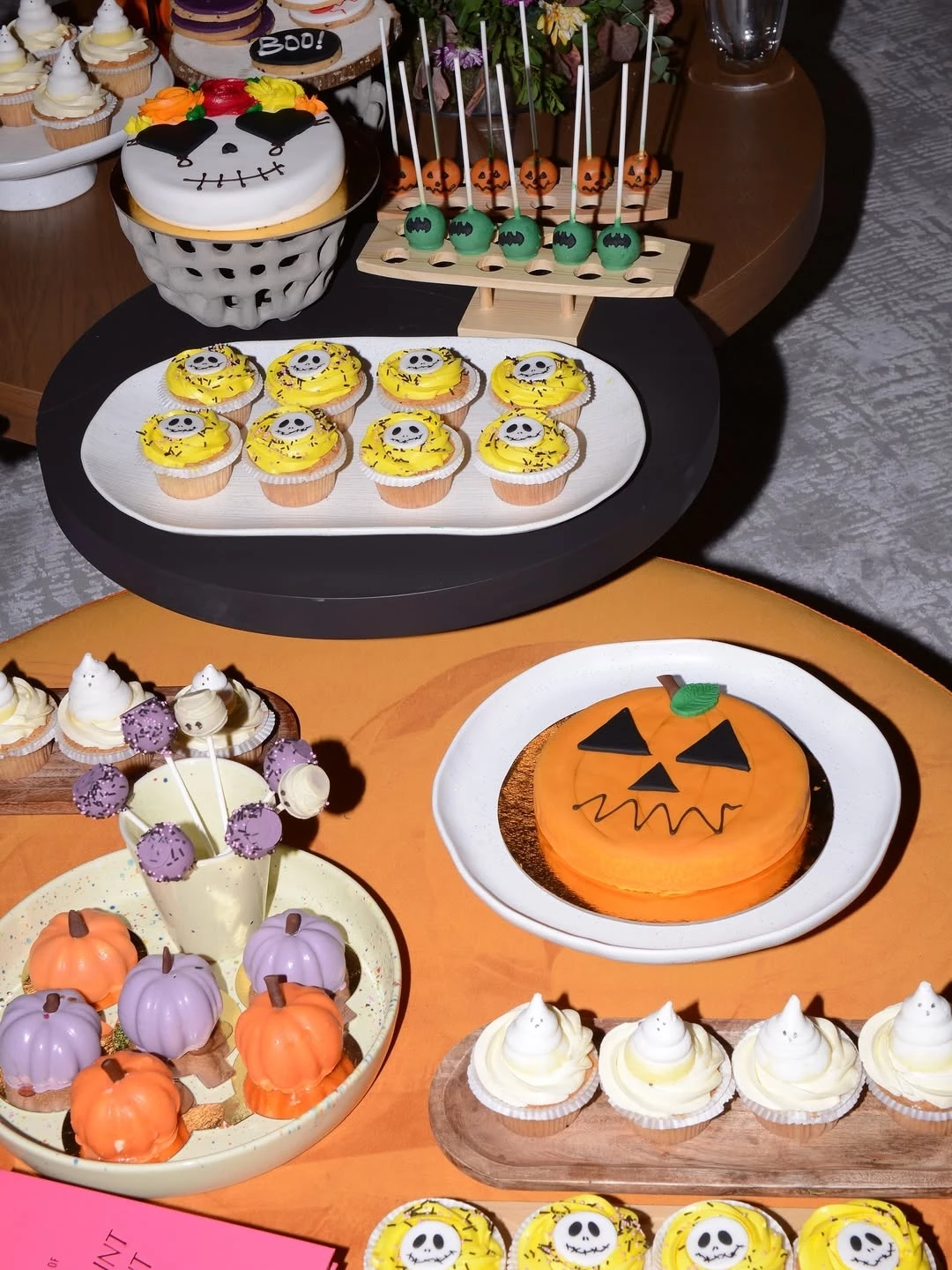 O halloween στολισμός στην εκπομπή της Κατερίνας Καινούργιου