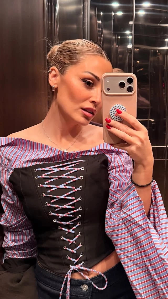 Η Ελένη Βουλγαράκη σε event της Maybelline