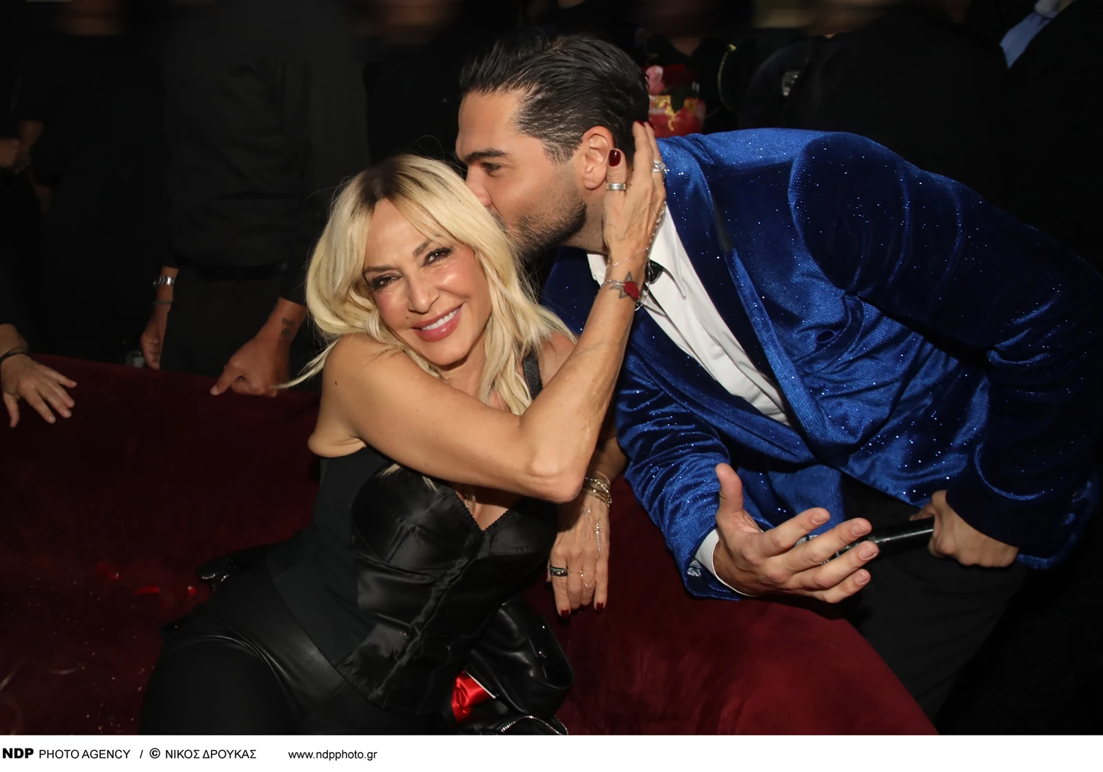 Η Άννα Βίσση με τον Χρήστο Μάστορα σε νυχτερινό κέντρο