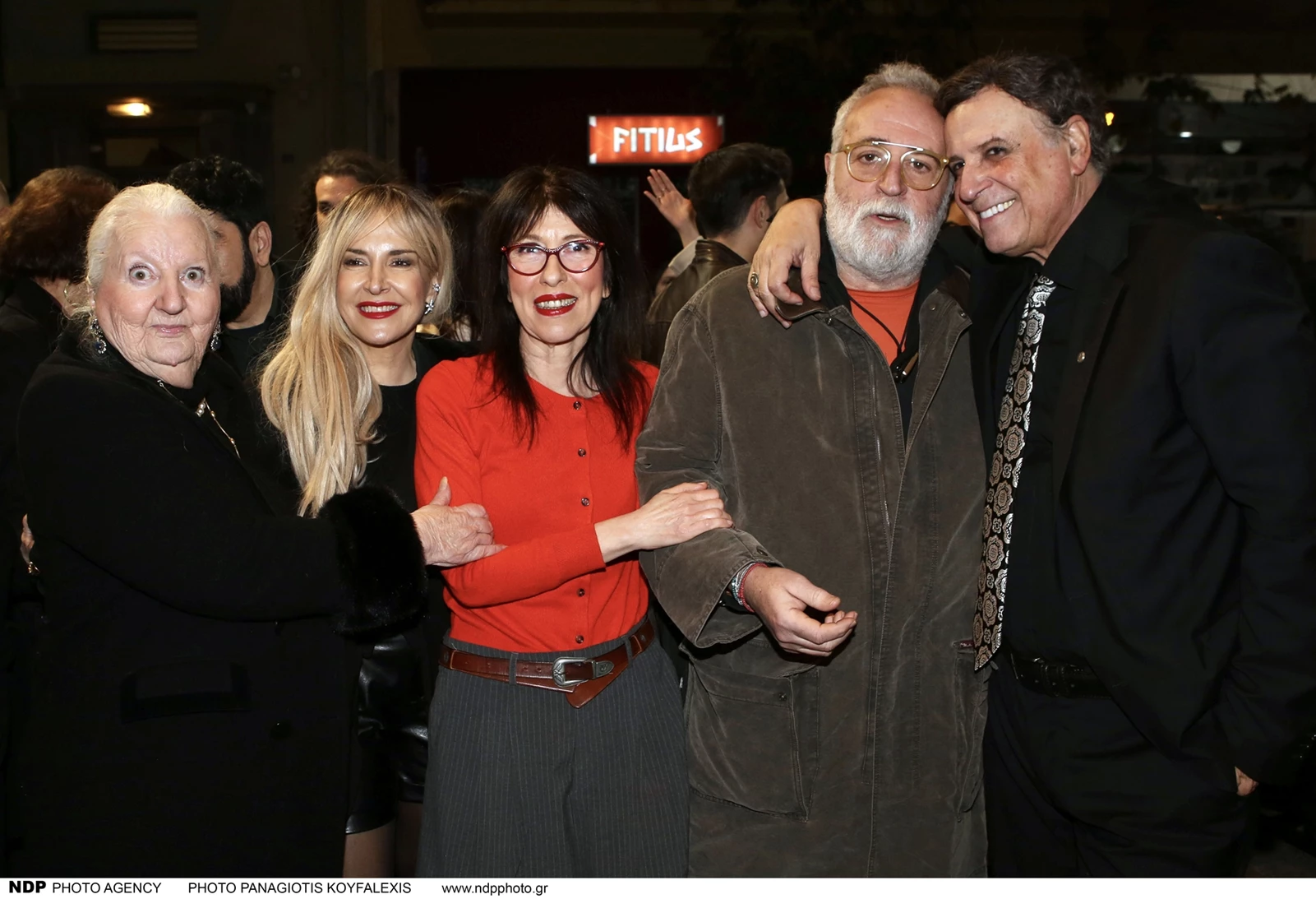 Άβα Γαλανοπούλου, Μαρία Ανδρούτσου, Χάρης Ρώμας, Μαρίνα Ρώμα & Βασίλης Θωμόπουλος στην πρεμιέρα της παράστασης 'Η πριγκίπισσα των Αγίων Σαράντα'