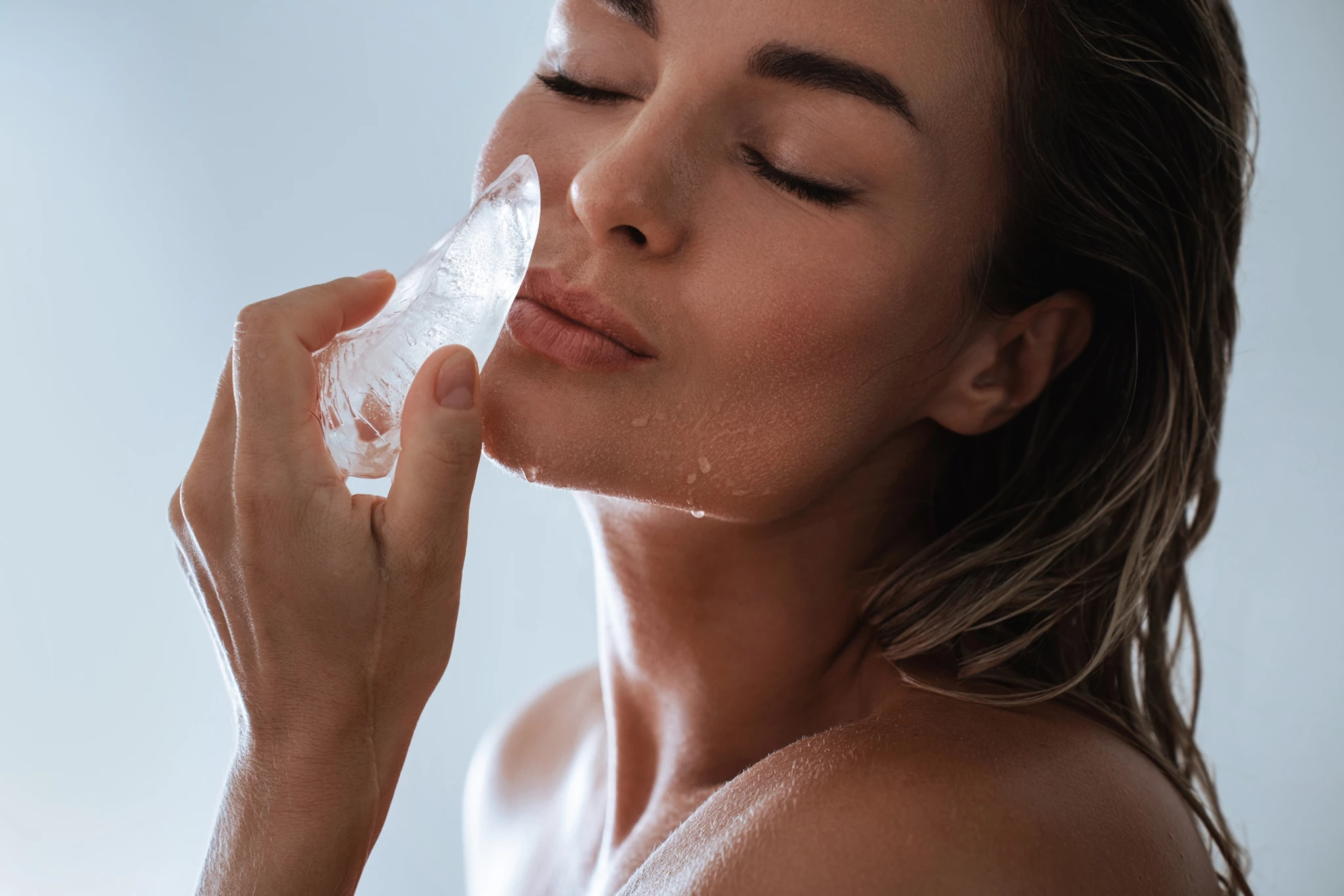 Παγάκι στο πρόσωπο | Κάνει όντως θαύματα ή είναι ακόμα ένα trend;