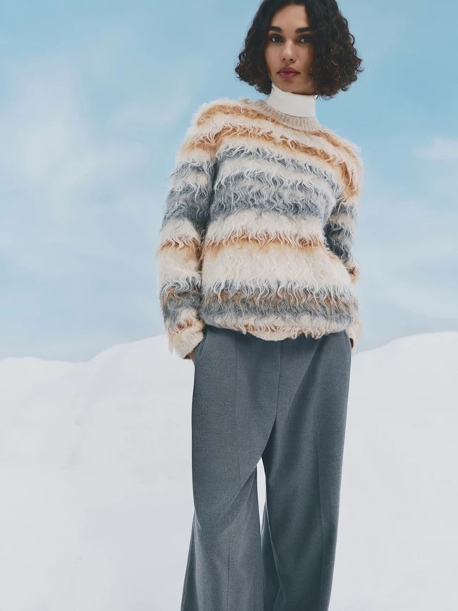 Το ριγέ πουλόβερ από την Marks&Spencer που θα σε βοηθήσει να κάνεις layering με σύγχρονο τρόπο