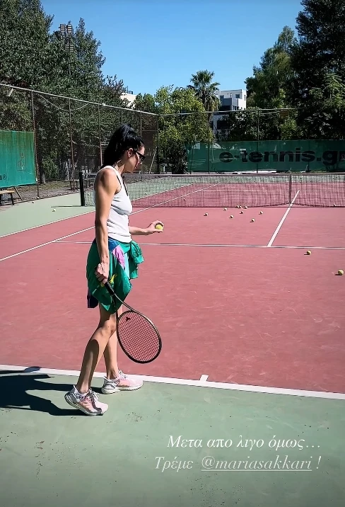 Ιωάννα Τριανταφυλλίδου | Παίζει τέννις αλλά την προσοχή τραβούν τα καλλίγραμμα πόδια της