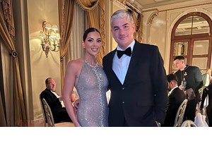 "Με την ευλογία της Παναγίας ας ξημερώσουν πιο όμορφες μέρες για την Ελλάδα μας" | Η Σταματίνα Τσιμτσιλή στην Εκατονταπυλιανή της Πάρου - εικόνα 4