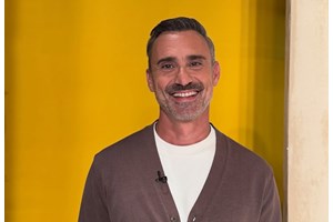 "Στο Πάρα Πέντε" | Σμαράγδα Καρύδη & Αγγελική Λάμπρη μεταμορφώνονται σε "Αγγέλα" και "Ντάλια" για το reunion της σειράς - εικόνα 6