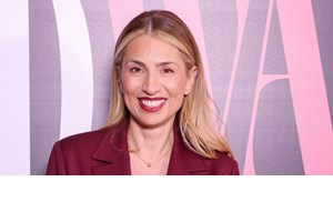 Αλεξάνδρα Κωστοπούλου | Το προϊόν που της χαρίζει φωτεινό βλέμμα