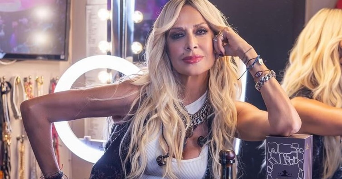 Άννα Βίσση | Με ολόχρυση δημιουργία του Βρεττού Βρεττάκου και εμφάνιση επιμελημένη από τη Σοφία Καρβέλα στη συναυλία της στην Κύπρο