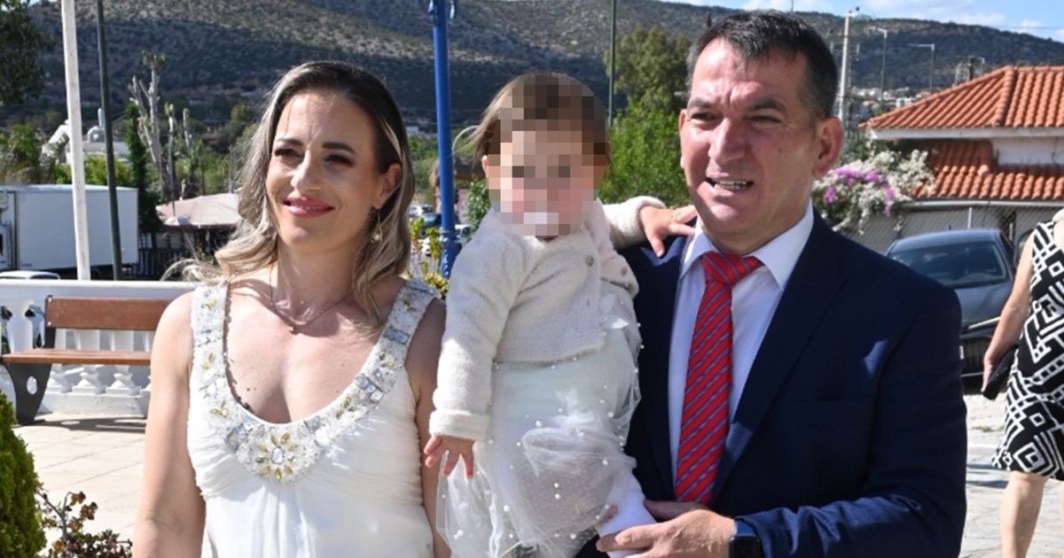 Η κόρη του Πύρρου Δήμα και της Αφροδίτης Σκαφίδα είναι ό,τι πιο cute θα δεις σήμερα | Η ανάρτηση της μαμάς της από την παραλία