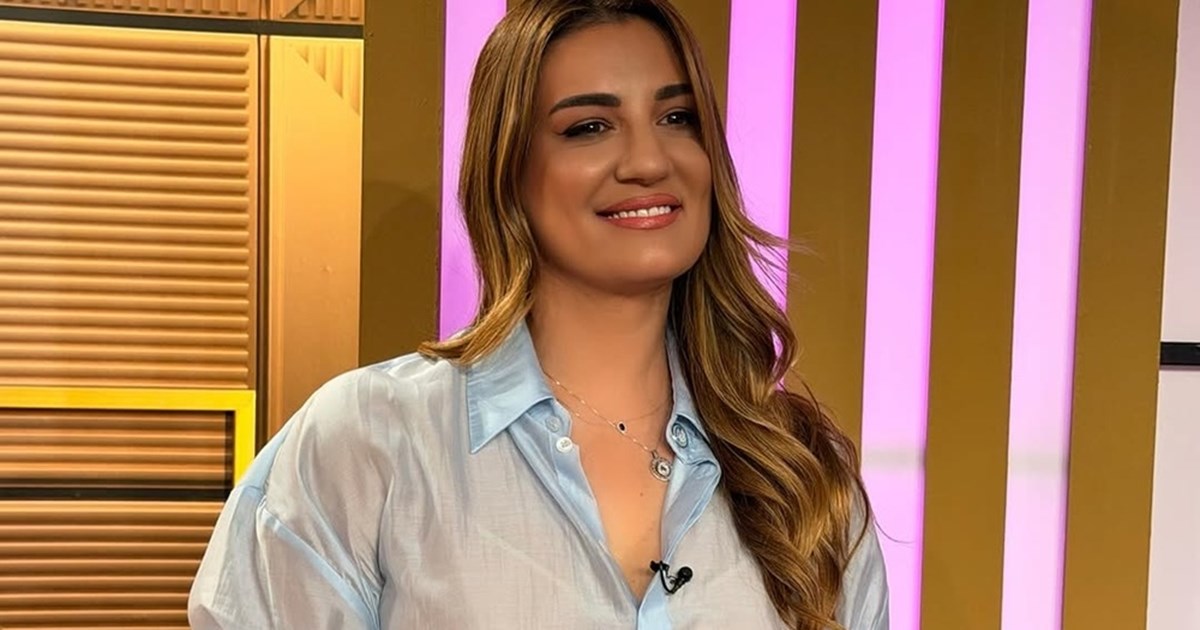 Η Ζέτα Μακρυπούλια με το ελαστικό τοπ από τη Zara που θα βρεις τώρα σε έκπτωση