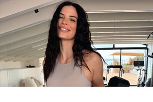 Η Κατερίνα Καινούργιου με το κορμάκι που μπορείς να φοράς από το πρωί μέχρι το βράδυ