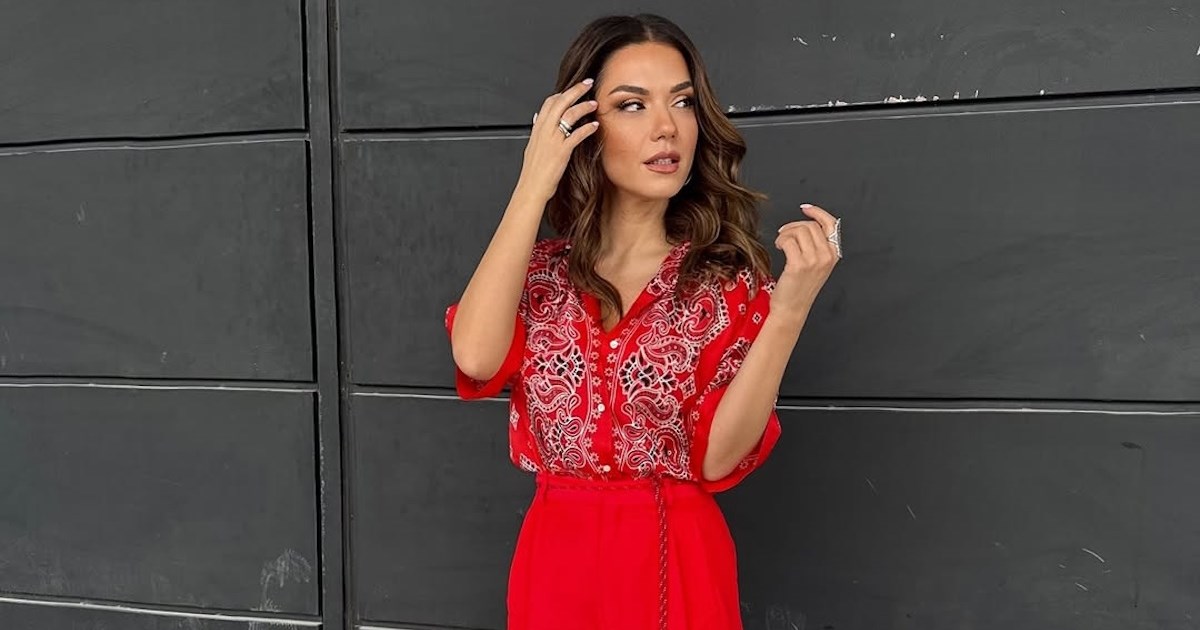 Η Εύα Τσιμιτσέλη φωτογραφίζει τη Βάσω Λασκαράκη αγκαλιά με τον Λευτέρη Σουλτάτο - εικόνα 3