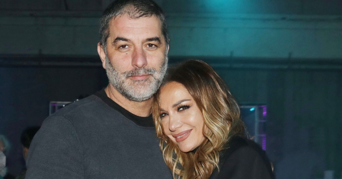 Full in love! Η Δέσποινα Βανδή εύχεται στον Βασίλη Μπισμπίκη με το πιο τρυφερό μήνυμα - εικόνα 2