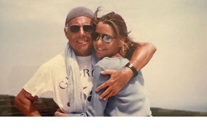 Τζένη Μπαλατσινού | Σε ελληνορθόδοξο ναό της Νέας Υόρκης μαζί με τον Βασίλη Κικίλια και τον γιο τους, Παναγιώτη - Αντώνιο - εικόνα 3