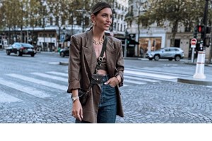 Η Μάρα Ζαχαρέα με berry - toned mani | Το μανικιούρ που θα δοκιμάσουμε όλες