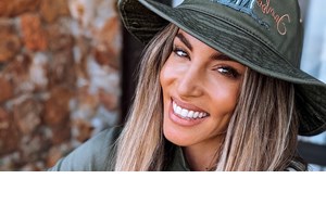 Αθηνά Οικονομάκου | Η επιστροφή στην Ελλάδα και τα παιχνίδια στην πισίνα με τον Μάξιμο και τη Σιέννα - εικόνα 3