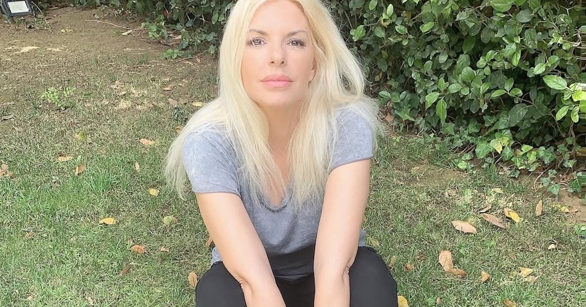 "Αναστατώθηκε" η Αννίτα Πάνια | Το τσιφτετέλι που χόρεψε μπροστά στον Νίκο Καρβέλα - εικόνα 3