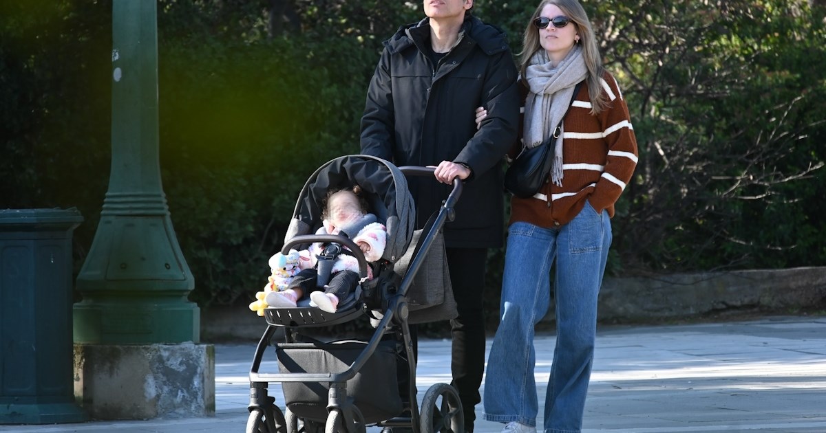 Δανάη Μιχαλάκη | Αγκαλιά με τον Γιώργο Παπαγεωργίου στη θεατρική του πρεμιέρα - εικόνα 5