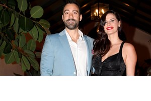 Η Χριστίνα Μπόμπα όπως δεν την έχουμε ξαναδεί | Μικρό χαριτωμένο κοριτσάκι με το μαγιό της - εικόνα 4