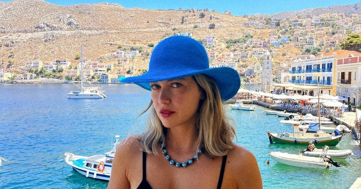 Η Κλέλια Ανδριολάτου υιοθέτησε το μανικιούρ που είναι στη μόδα χειμώνα-καλοκαίρι