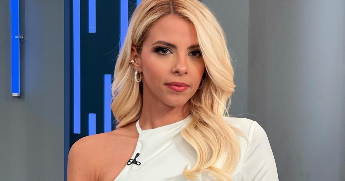 Η Κατερίνα Καινούργιου με το φόρεμα που θα σου "λύσει" τα χέρια στις διακοπές