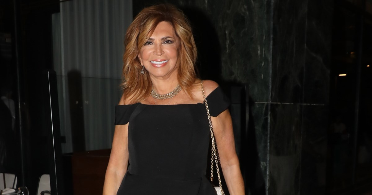 Η Μιμή Ντενίση ποζάρει με ολόσωμο μαγιό στον Θεολόγο | Έτσι είναι το σώμα της χωρίς photoshop - εικόνα 3