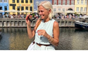 Χριστίνα Κοντοβά | Με το τέλειο summer look στα σοκάκια της Πάτμου