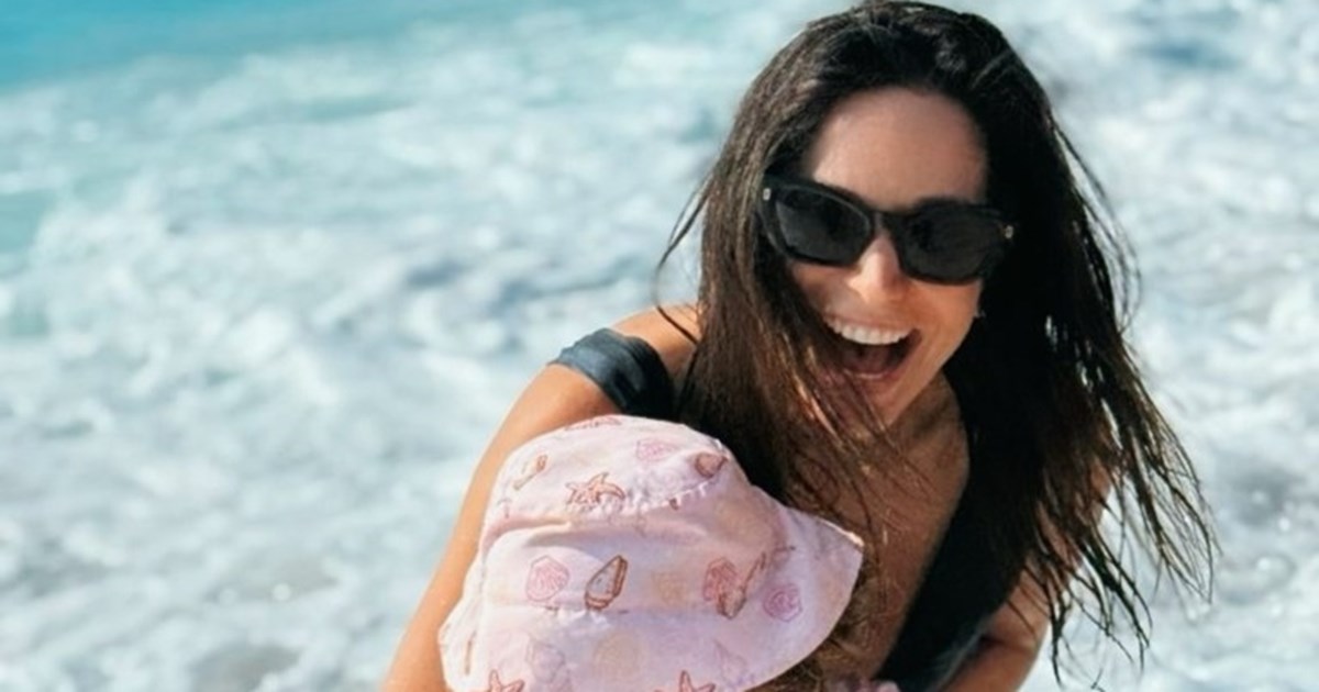 Κατερίνα Γερονικολού | Με λεοπάρ μαγιό σε σκάφος στο Μεγανήσι - εικόνα 2