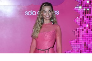 "Τι ωραία που ντύνεται η Margot Robbie" | 5 εμφανίσεις στις πρεμιέρες της νέας της ταινίας που αξίζει να δεις