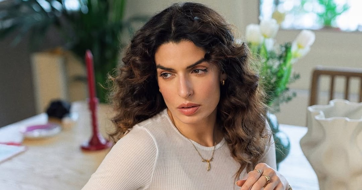 Η Ευγενία Σαμαρά με το διαχρονικό μαγιό που πρέπει να έχεις και δεν είναι μαύρο