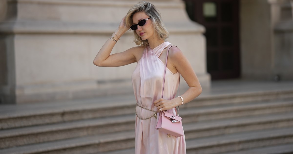 Αυτή η ολόσωμη φόρμα από τη Stradivarius είναι το πιο ευκολοφόρετο item για τις εμφανίσεις τoυ φθινοπώρου