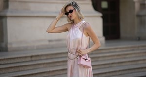 Αυτή η ολόσωμη φόρμα από τη Stradivarius είναι το πιο ευκολοφόρετο item για τις εμφανίσεις τoυ φθινοπώρου