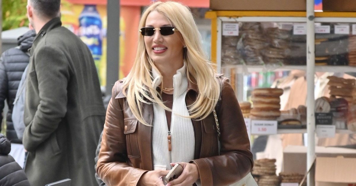 Billy Σταθοκωστόπουλος | Η Κωνσταντίνα Σπυροπούλου απαθανατίζει τον γιο της να χτενίζει το άλογό του - εικόνα 4